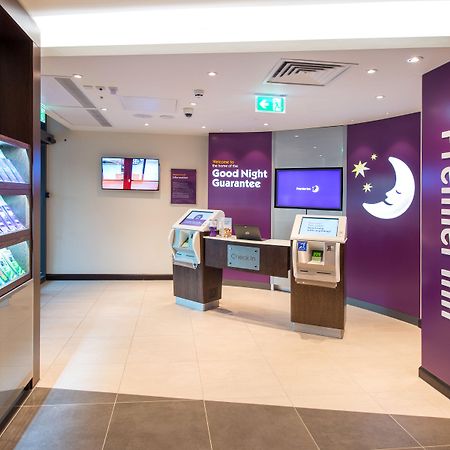 Premier Inn Maidenhead Town Centre Exterior foto